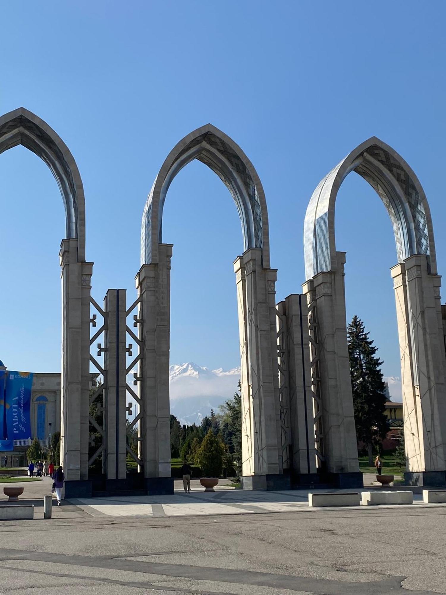 Стильная Студия Shadow Атакент Almaty Exterior foto