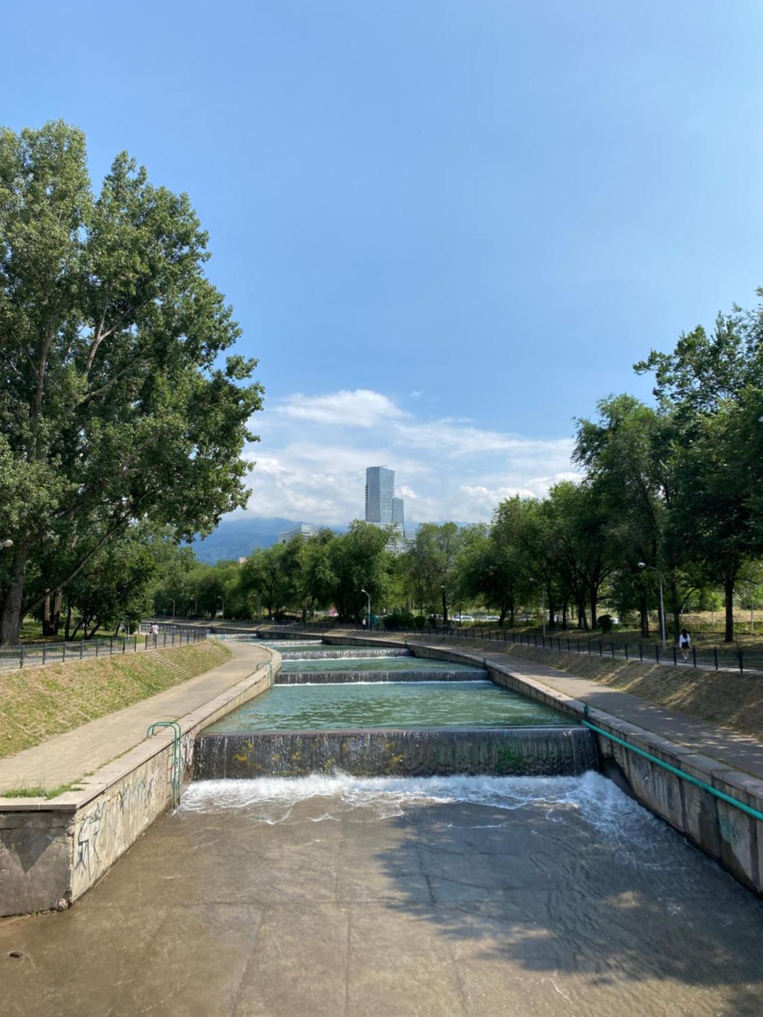 Стильная Студия Shadow Атакент Almaty Exterior foto